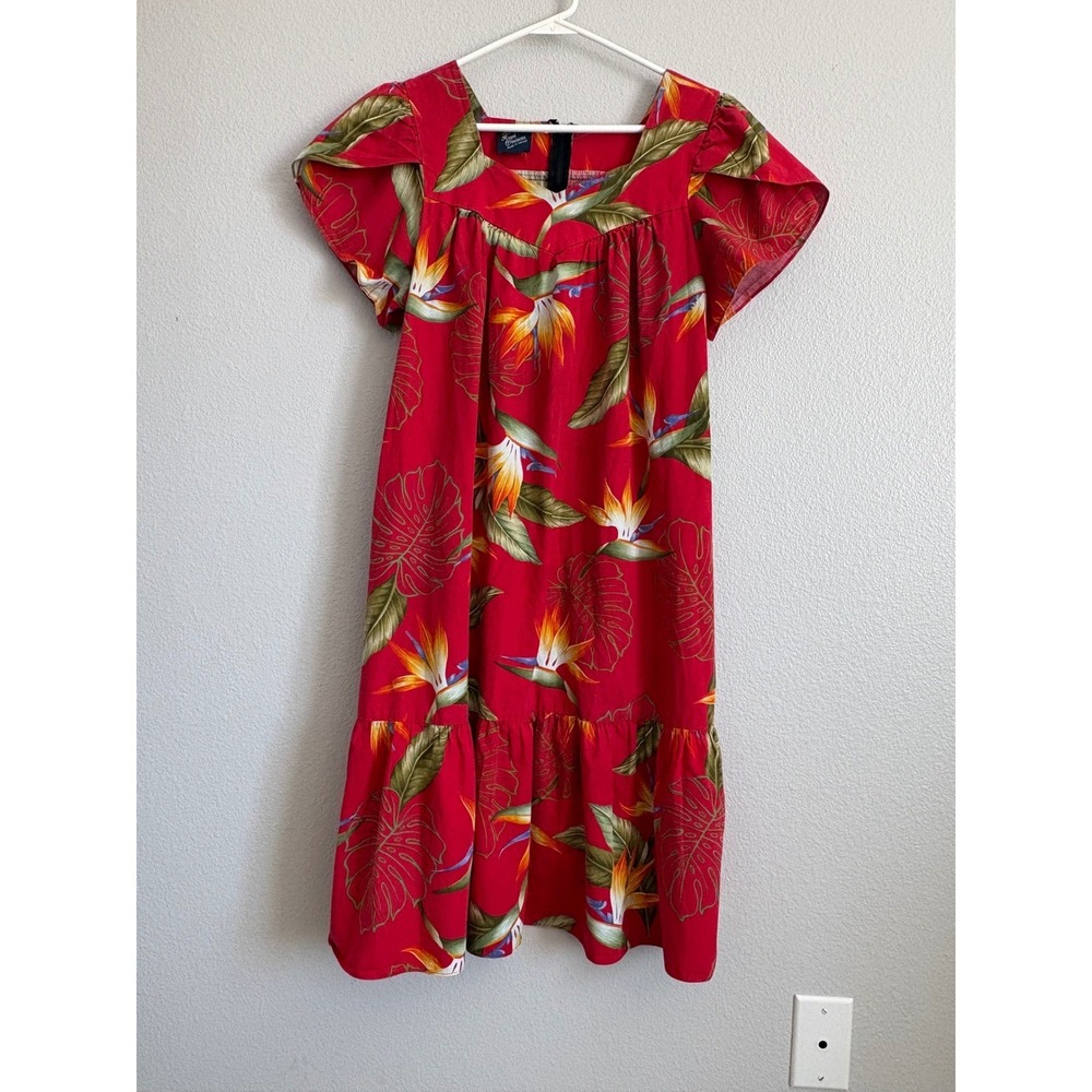 Vintage Royal Creations Hawaiian Dress Sz Medium Red Tropical Made in USA Resort